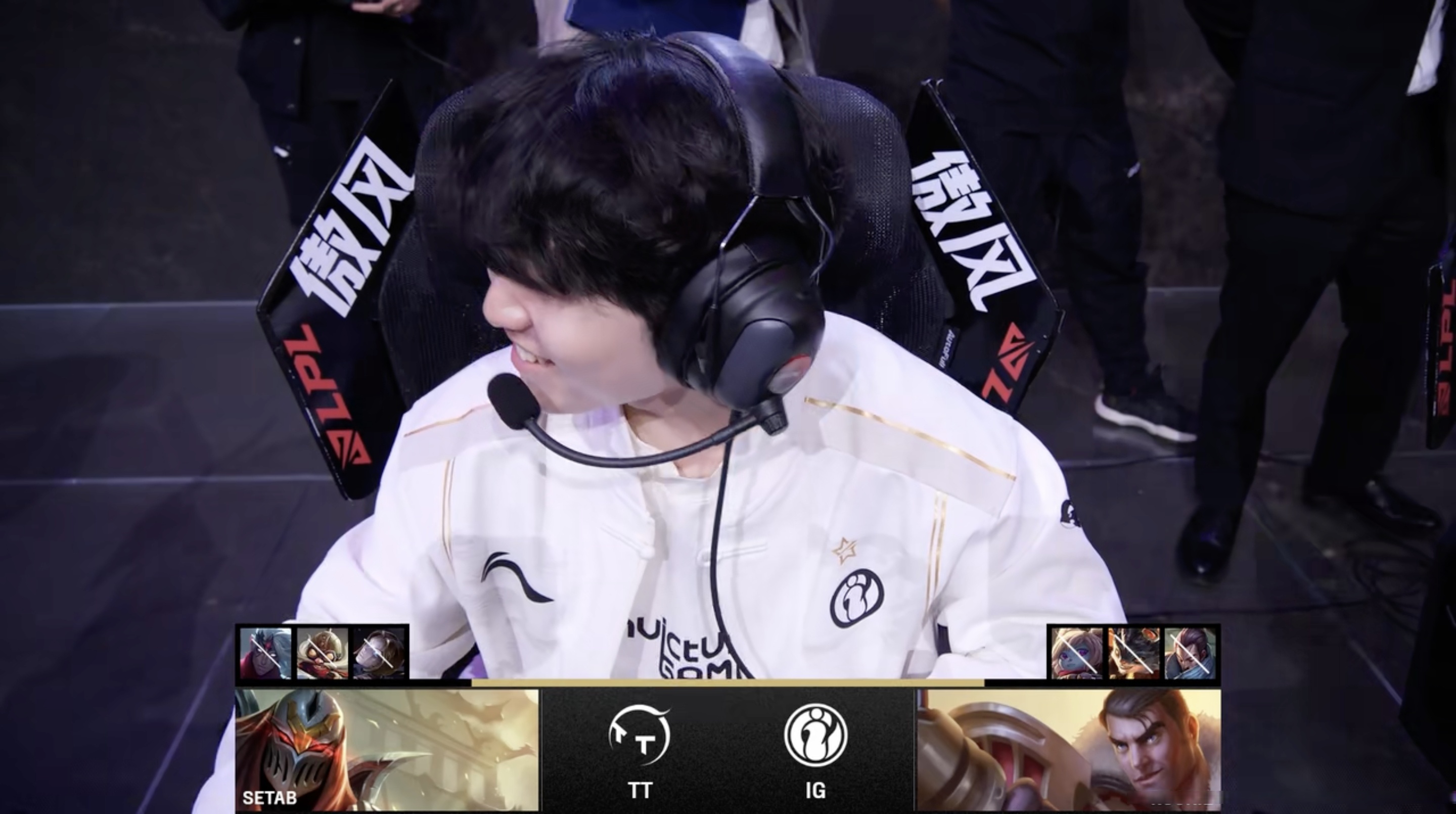 金年会app-包含刷新纪录引发热议！，Rookie在湖人比赛中重返赛场全场沸腾不已的词条