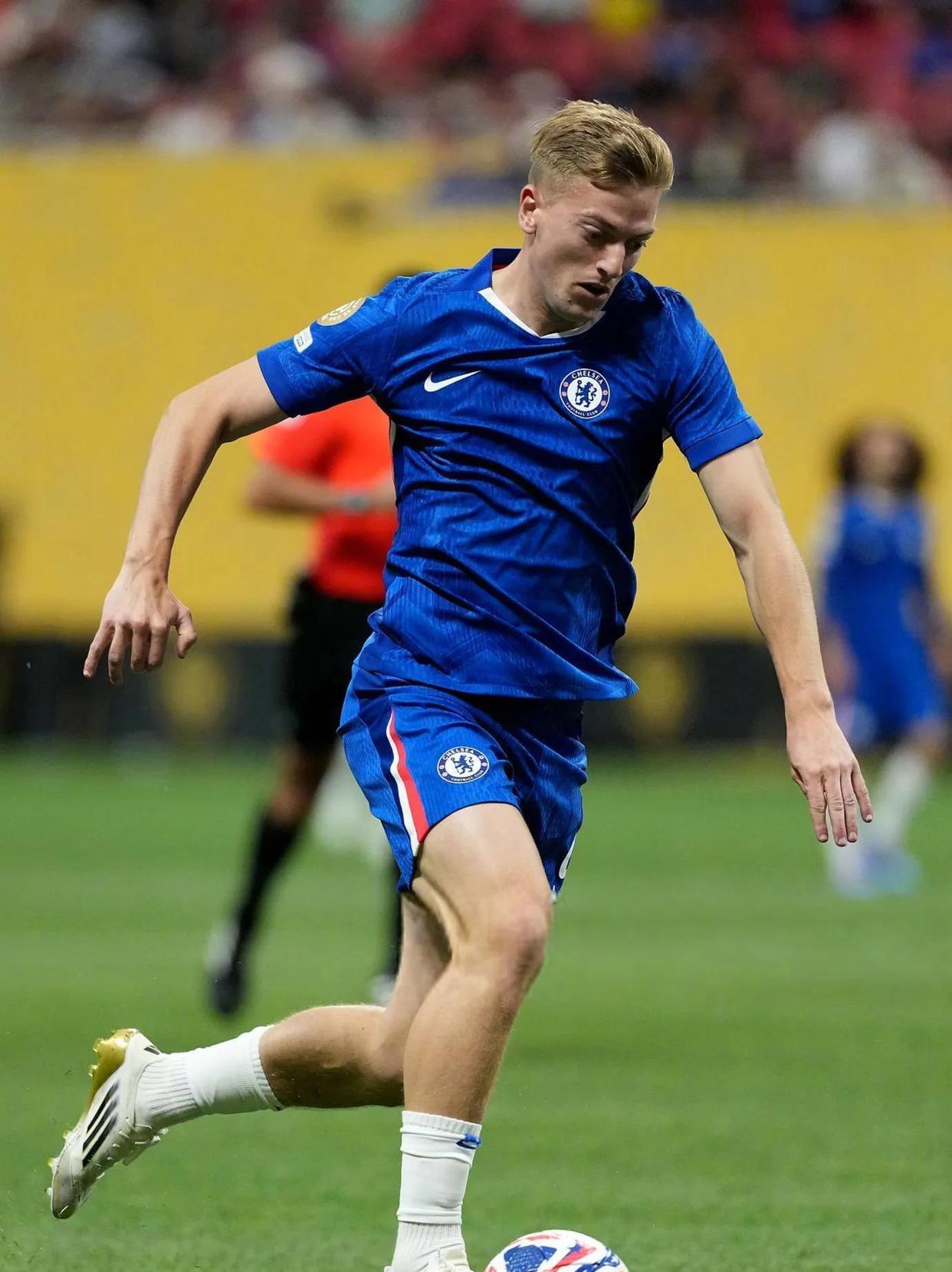 金年会官网入口-包含清晨法甲焦点战，本菲卡防线松动，目标明确，赛季目标并未改变的词条